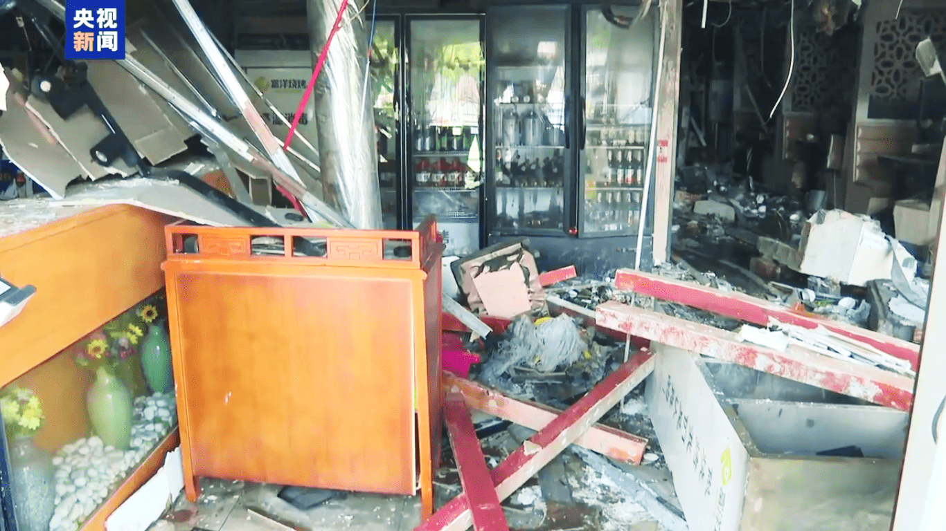 宁夏银川烧烤店爆炸事故已造成31人死亡，现场群众：煤气罐爆炸又引爆天然气管道-度小视